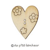 bouton coeur fleuri en bois
