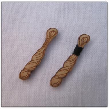bouton bois Au p'tit Bonheur broderie patchwork point de croix