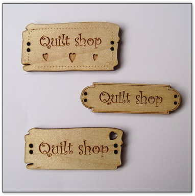 bouton bois Au p'tit Bonheur broderie patchwork point de croix