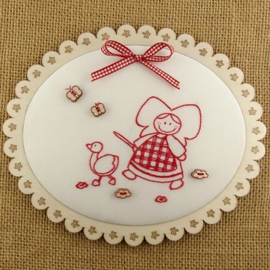 Broderie point de tige rouge Alsace alsacienne oie boutons au p'tit bonheur ruban vichy