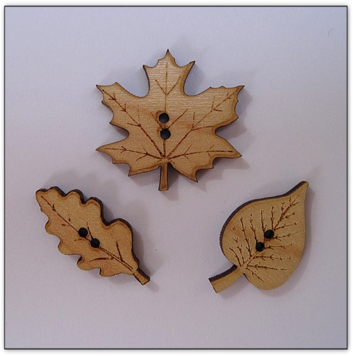bouton bois Au p'tit Bonheur broderie patchwork point de croix